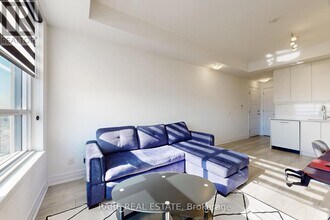 36 Elm Dr W in Mississauga, ON - Building Photo - Building Photo