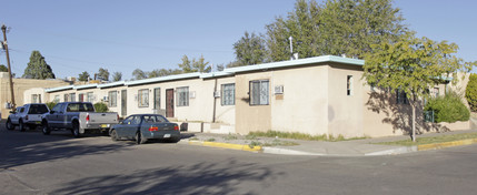 UNM 10-Plex in Albuquerque, NM - Building Photo - Building Photo