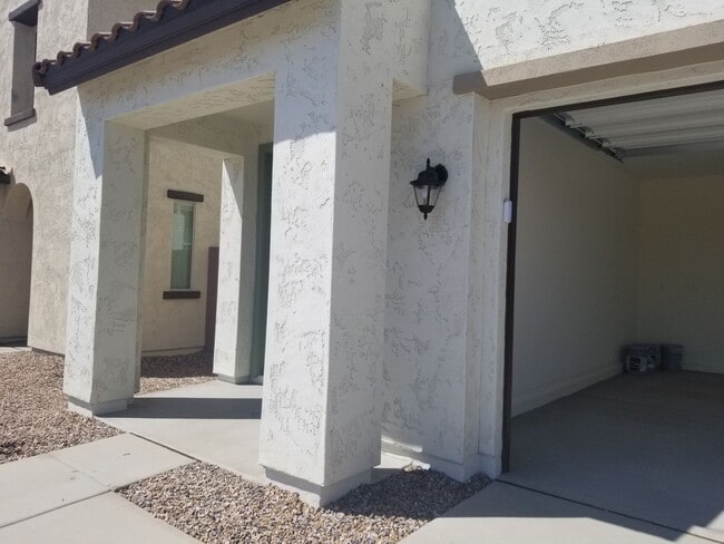 8830 Fleetwood Ln in Glendale, AZ - Building Photo - Building Photo