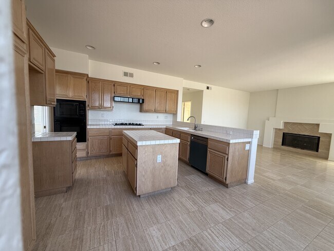 593 Parkside Dr in Chula Vista, CA - Building Photo - Building Photo