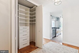 4101 Cathedral Ave NW in Washington, DC - Building Photo - Building Photo