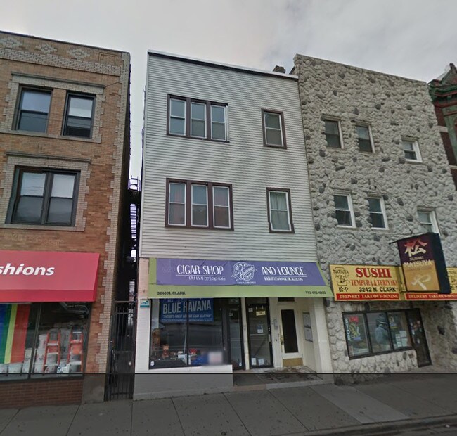 3240 N Clark St