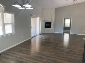 2570 W Moana Ln in Reno, NV - Building Photo - Building Photo