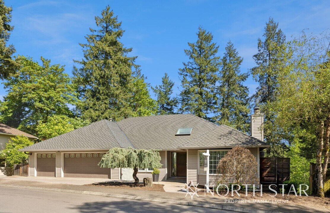 13986 Majestic Ct in Lake Oswego, OR - Building Photo
