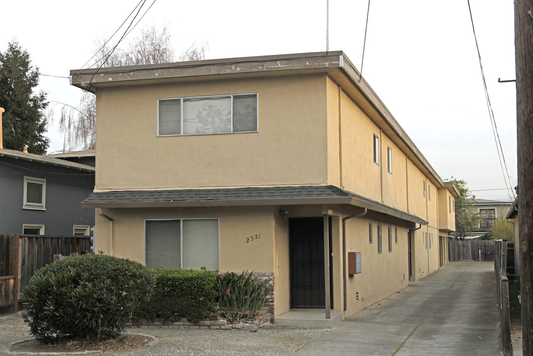 2521 Lincoln Ave in Alameda, CA - Foto de edificio