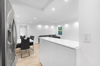 1439 S Ocean Blvd in Pompano Beach, FL - Foto de edificio - Building Photo