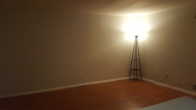 1802 Woodbridge Commons Way, Unit 1802 in Iselin, NJ - Building Photo - Building Photo