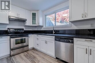 22 Chantler Rd in Welland, ON - Building Photo - Building Photo
