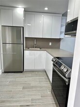 301 NW 177th St in Miami Gardens, FL - Foto de edificio - Building Photo