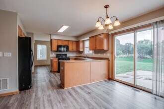2873 Carlsbad Cir in Aurora, IL - Building Photo - Building Photo