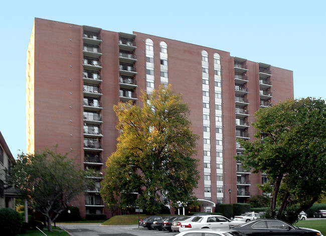 Dulaney Towers in Towson, MD - Building Photo - Building Photo