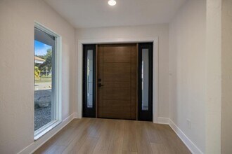 328 Monet Dr in Nokomis, FL - Building Photo - Building Photo