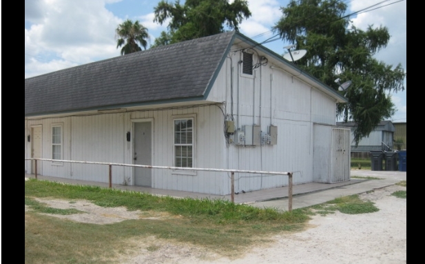 1109 S Saint Marys St in Falfurrias, TX - Building Photo - Building Photo