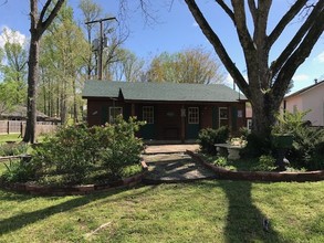 Lodge at Cozy Acres in Mountain Pine, AR - Building Photo - Building Photo