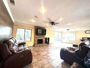 1038 Green Lawn Ave in Camarillo, CA - Building Photo - Building Photo