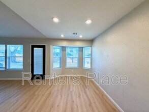 1804 S Gardenia Ave in Broken Arrow, OK - Building Photo - Building Photo