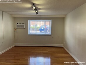 215 Massachusetts Ave, Unit 12 in Arlington, MA - Building Photo - Building Photo