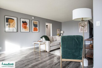 101 Three Rivers N in Fort Wayne, IN - Building Photo - Building Photo