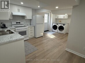 52 Burgby Ave in Brampton, ON - Building Photo - Building Photo