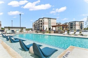 Northside at the Woodlands in Garland, TX - Building Photo