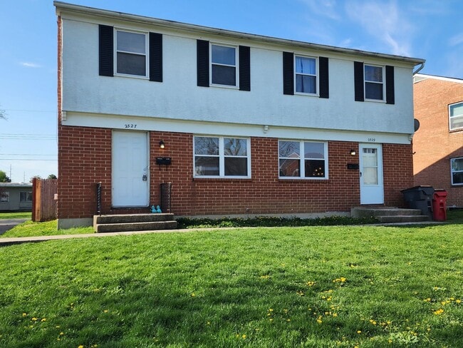 2527 Sonora Dr in Grove City, OH - Building Photo - Building Photo