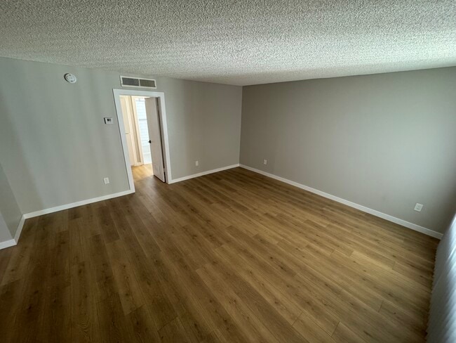 5333 Russell Ave in Los Angeles, CA - Building Photo - Building Photo