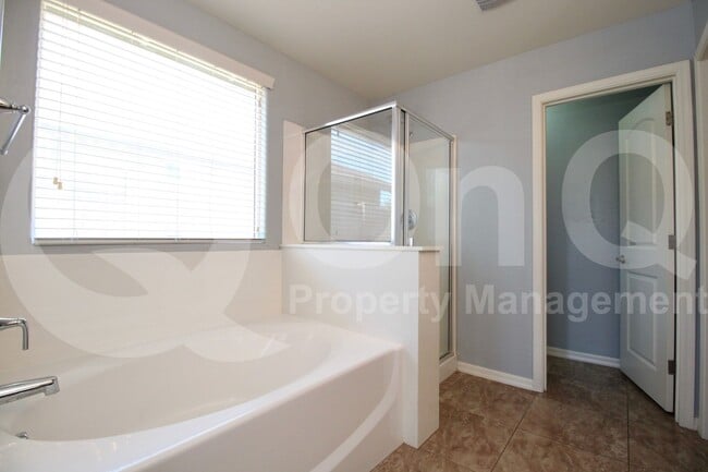 property at 5513 S 27th Dr
