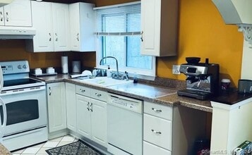 51 Plumtree Ln in Trumbull, CT - Building Photo - Building Photo