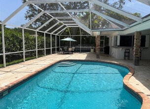 7821 SW 183rd Ter in Palmetto Bay, FL - Building Photo - Building Photo