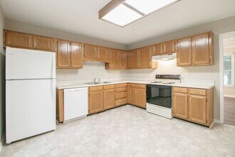 2825 US-41 in Clarksville, TN - Building Photo - Building Photo