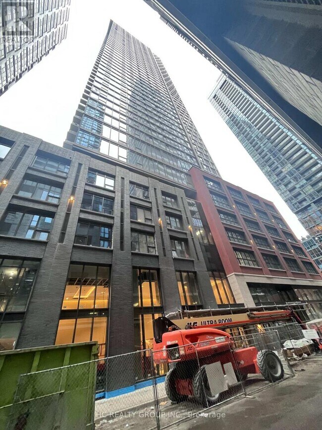 15-315 Mercer St
