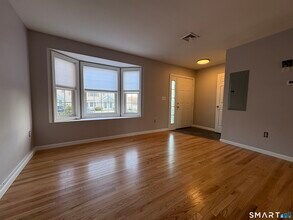 267 Bridge St in Groton, CT - Building Photo - Building Photo