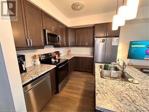 305 Garner Rd W in Ancaster, ON - Building Photo - Building Photo