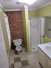 60 N Main St in Three Rivers, MI - Foto de edificio - Building Photo