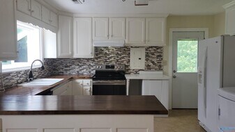 1411 Halsey Ave NE in Huntsville, AL - Building Photo