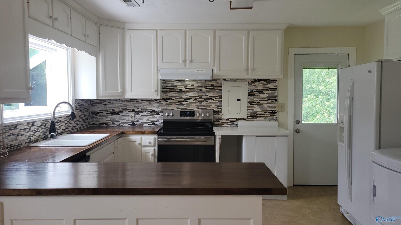 1411 Halsey Ave NE in Huntsville, AL - Building Photo