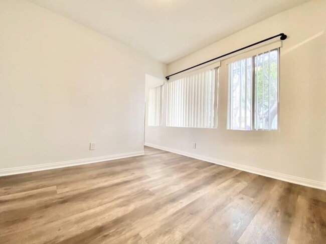 2118 1/2 E Cesar E Chavez Ave in Los Angeles, CA - Building Photo - Building Photo