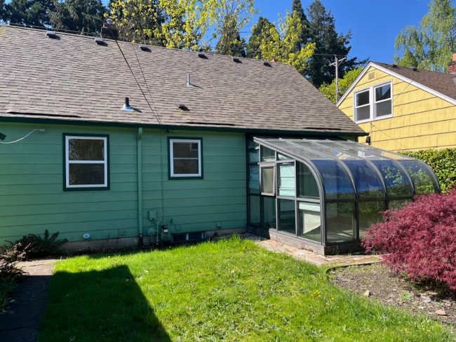 property at 4937 N Willamette Blvd