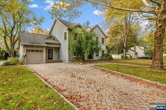85 Harvey Ave in Paramus, NJ - Building Photo - Building Photo