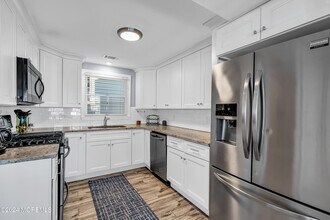 10 Pershing Ave in Manasquan, NJ - Building Photo - Building Photo