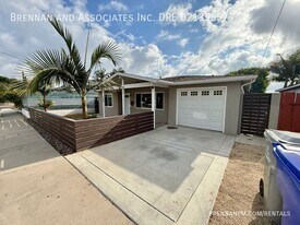 1569 Parrot St in San Diego, CA - Building Photo