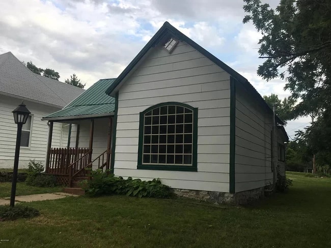 924 W 1st St in Webb City, MO - Foto de edificio - Building Photo