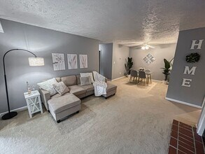 2239 Hunters Run Dr in Reston, VA - Building Photo - Building Photo