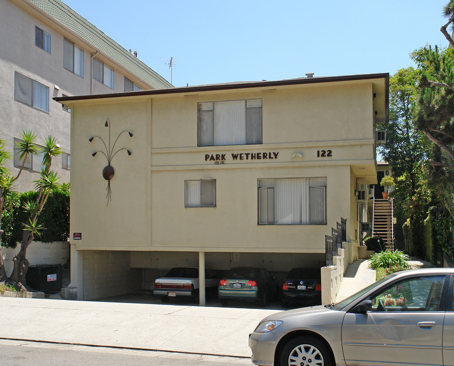 122 N Wetherly Dr in Los Angeles, CA - Building Photo