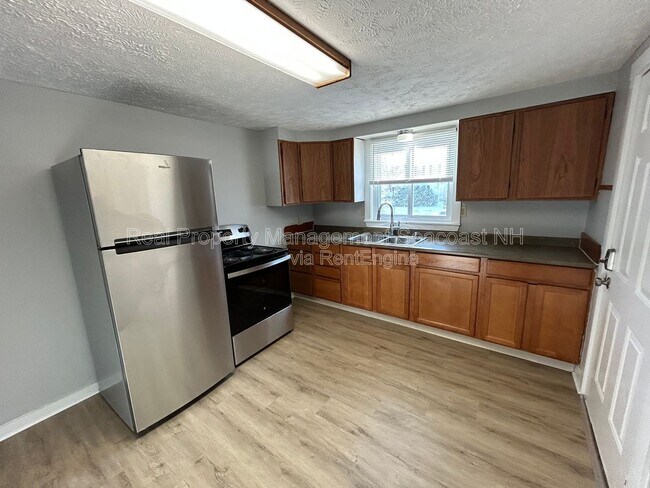 11 Glen St in Rochester, NH - Building Photo - Building Photo