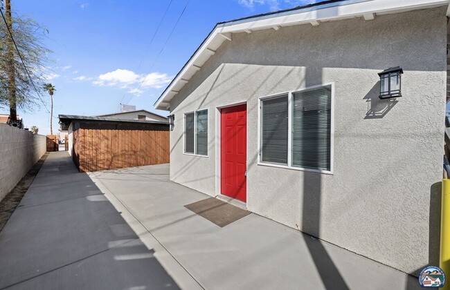 365 W Heil Ave in El Centro, CA - Building Photo - Building Photo