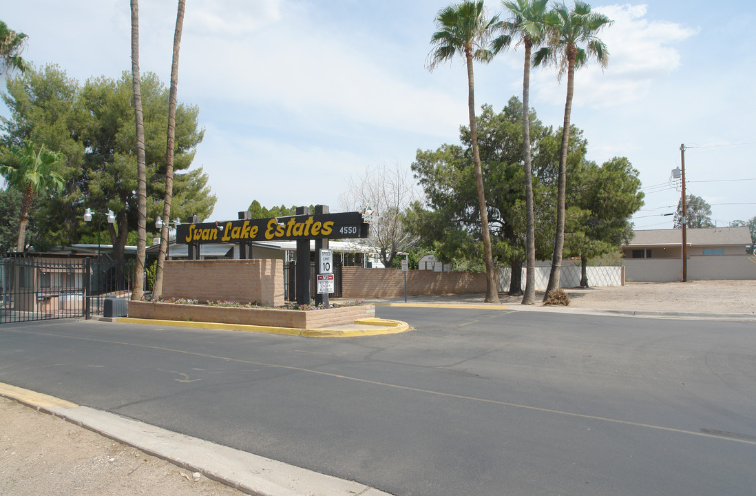 Swan Lake Estates in Tucson, AZ - Building Photo