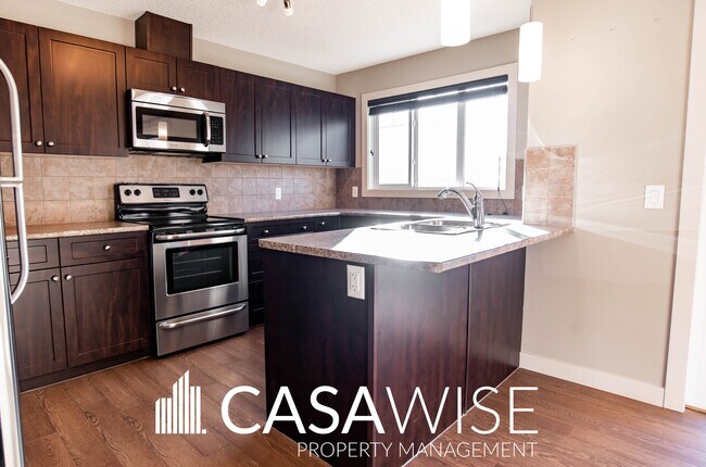 1403 Cunningham Dr SW in Edmonton, AB - Building Photo - Building Photo