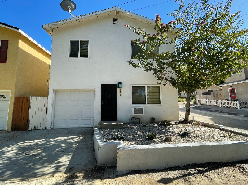 6106 Cedar St in Simi Valley, CA - Foto de edificio