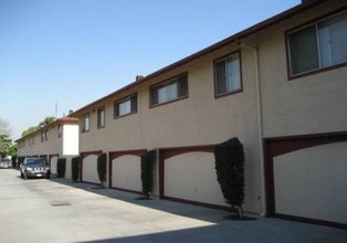 3833 Bresee Ave in Baldwin Park, CA - Foto de edificio - Building Photo